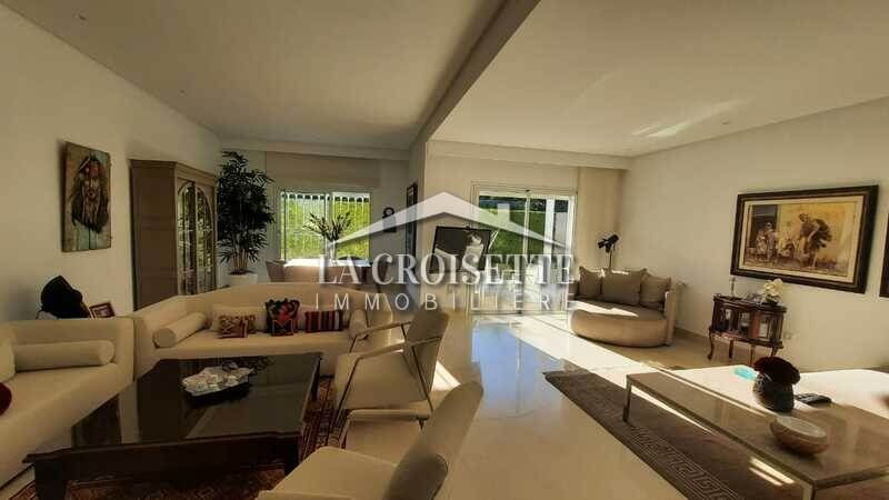 Villa S+3 plain pied avec un beau jardin à La Marsa